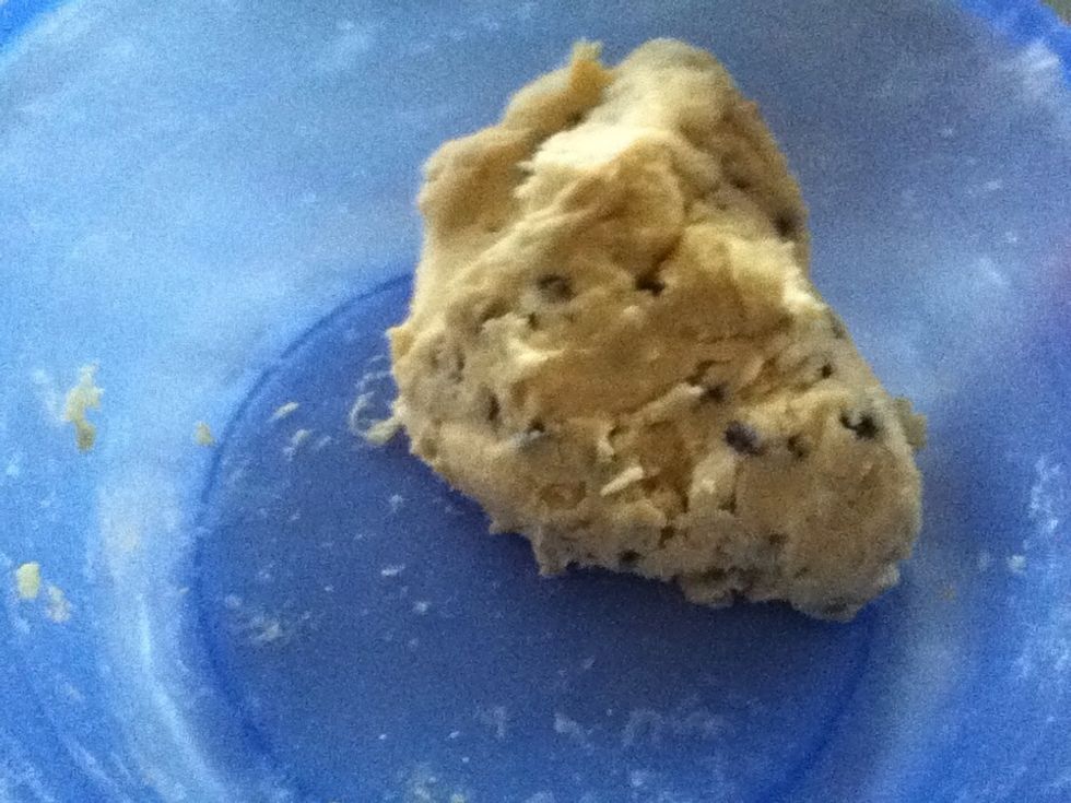 Stir evenly to get a stiff dough.