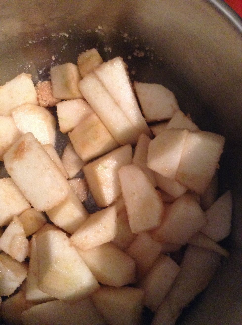 Stir everything so the sugar is on every apple.