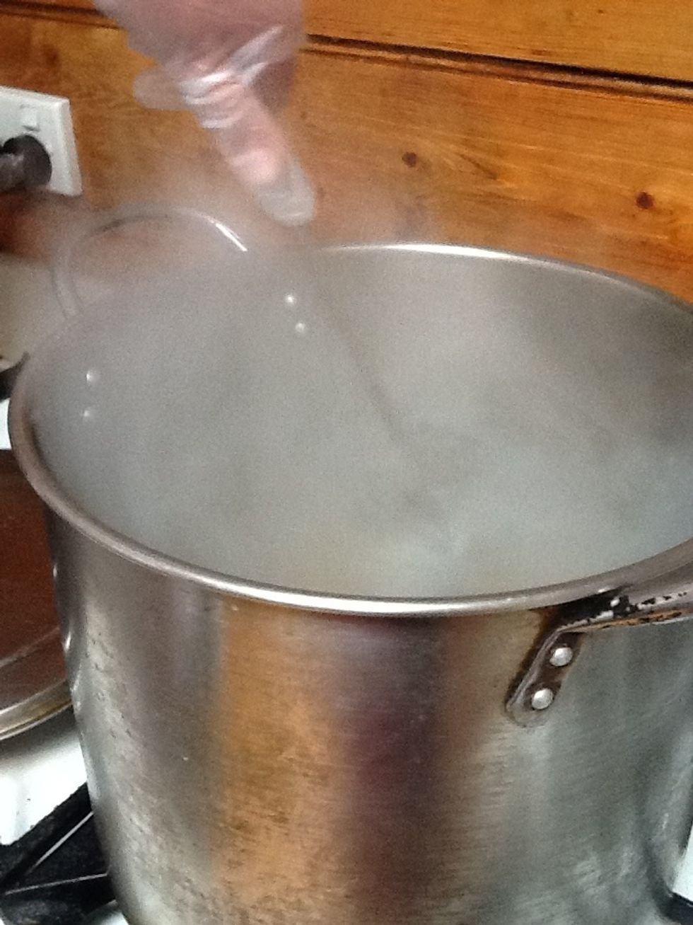 Stir penne so it doesn't stick then leave to boil for 12 minutes till the penne is cooked.