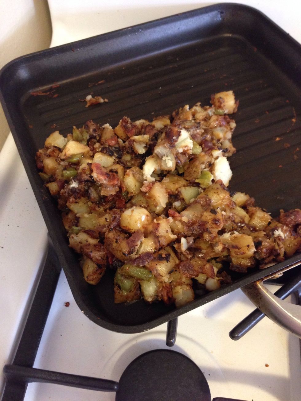 Stir the cheese together with the mixture and let it melt until it looks yummy like this.