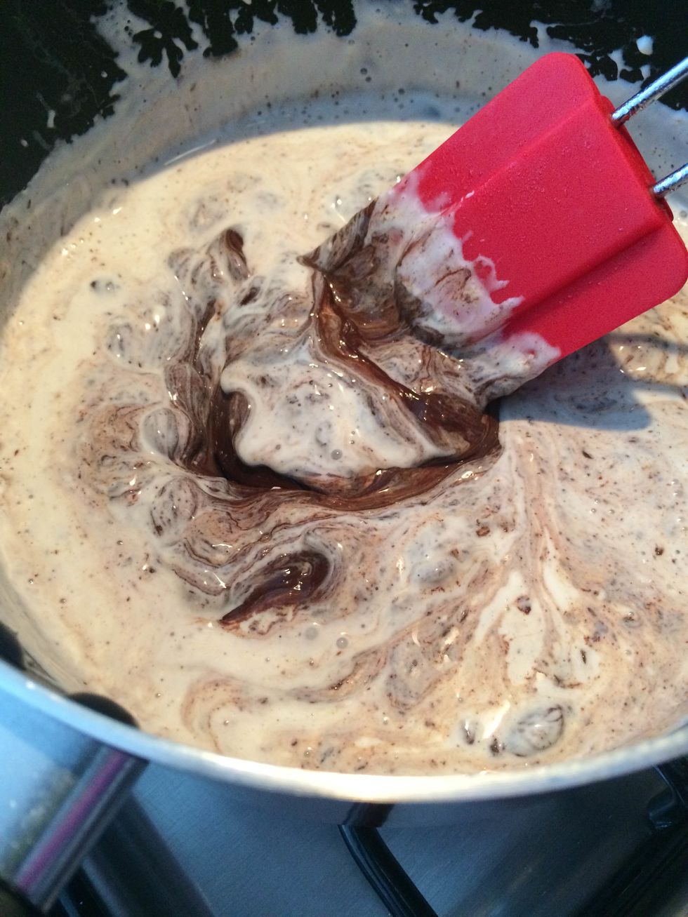 Stir well until mixed. Then add citric acid and mix well. Citric acid gives the acidic flavor without using lemon juice and curdling the cream.