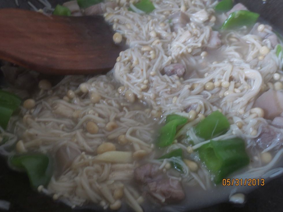 Stirfry on high for two minutes, don't add any liquid because the mushrooms are by themselves very wet!