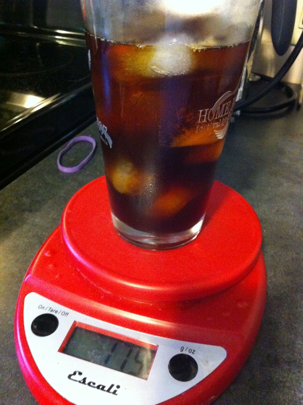 Stop after adding about 175 grams of water. Wait for all the water to drip through. The ice melt and added water combine. *for a non-iced version, you'd pour about 280 grams of hot water for a 8oz cup