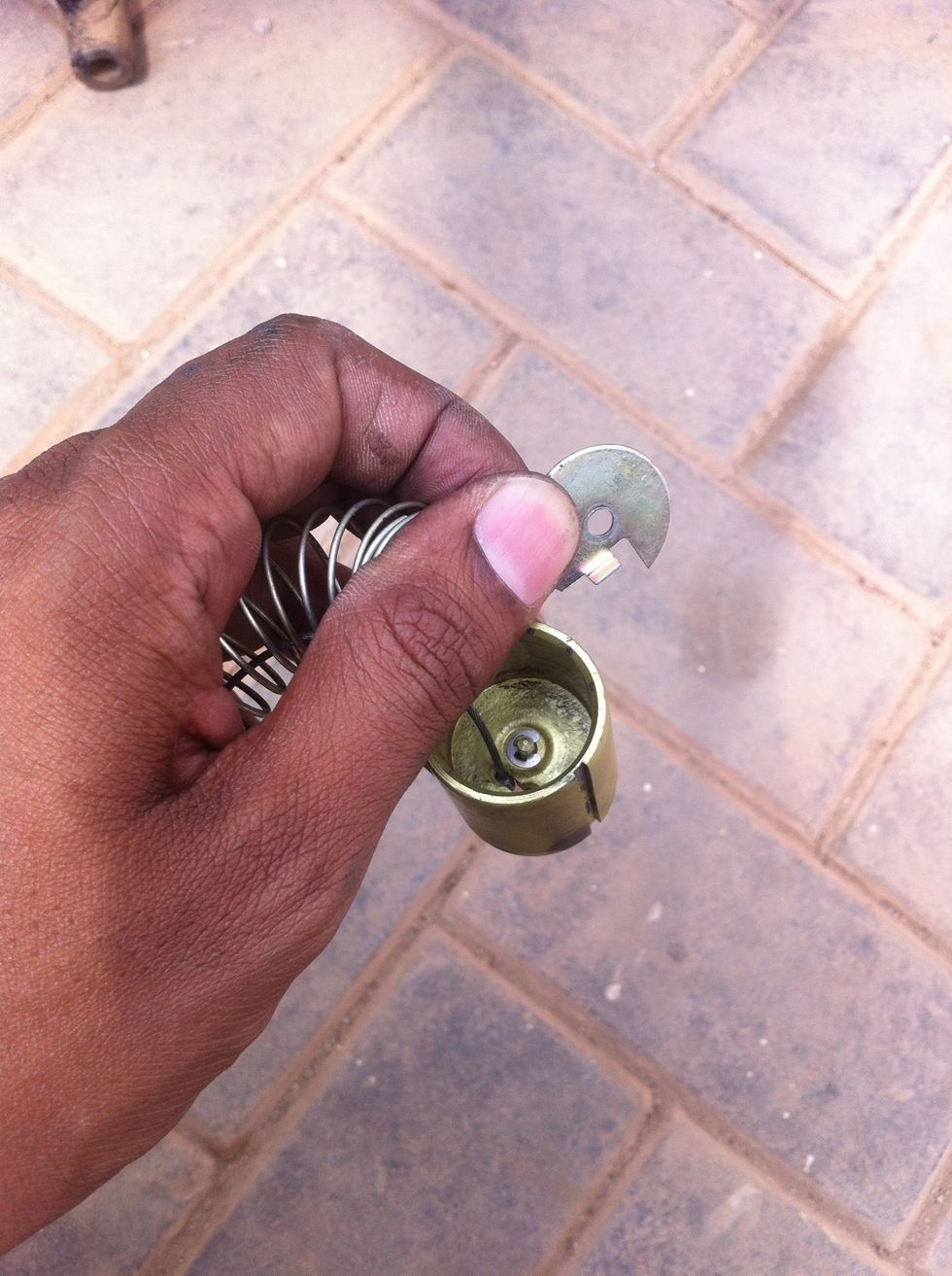 Store the clip in a safe place until reinstallation.