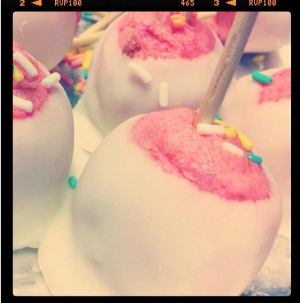 Strawberry cake dipped in vanilla!! The flavor options are endless!! Try out different ones and see which your favourite are!!