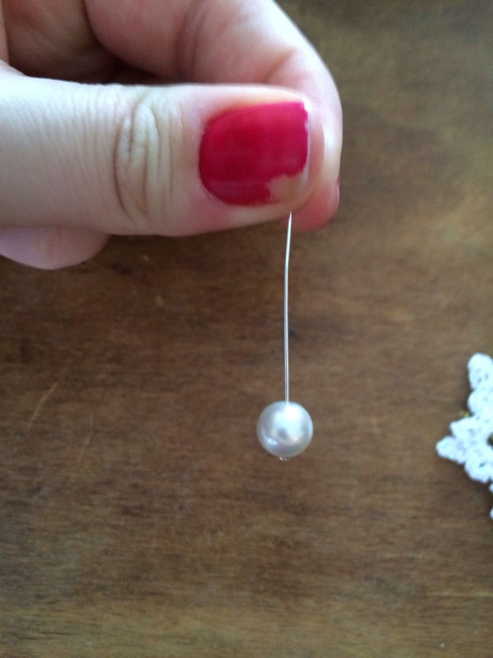 String the pearl bead onto the headpin.