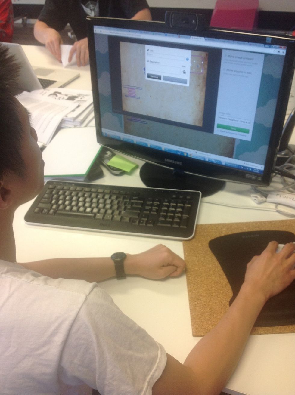 Student uses ThingLink to upload screenshots and tag pictures (instructions to screenshot are in document).