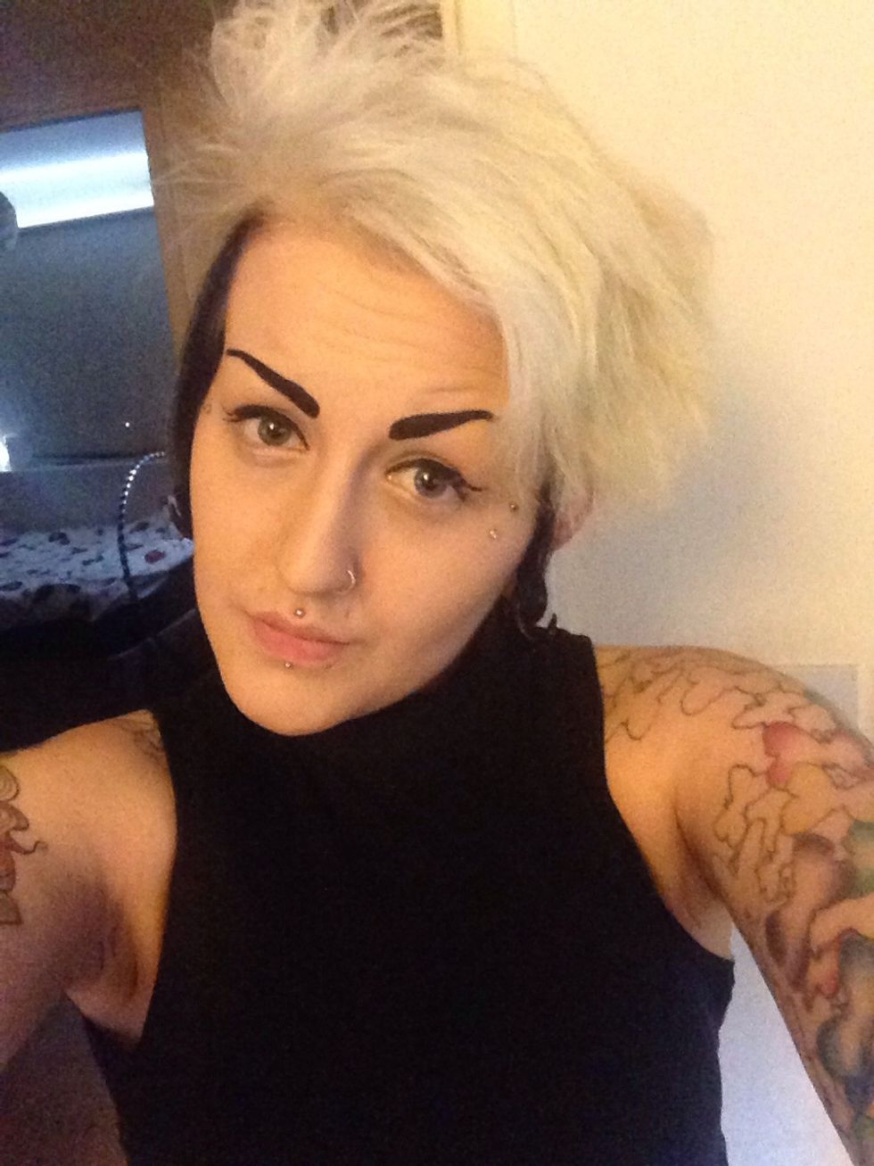 Styling this crazy bed head!