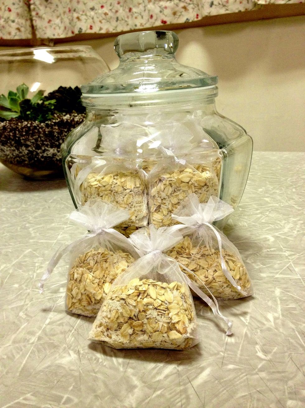 Super cute and easy!! Store any unused bags in a sealed container.