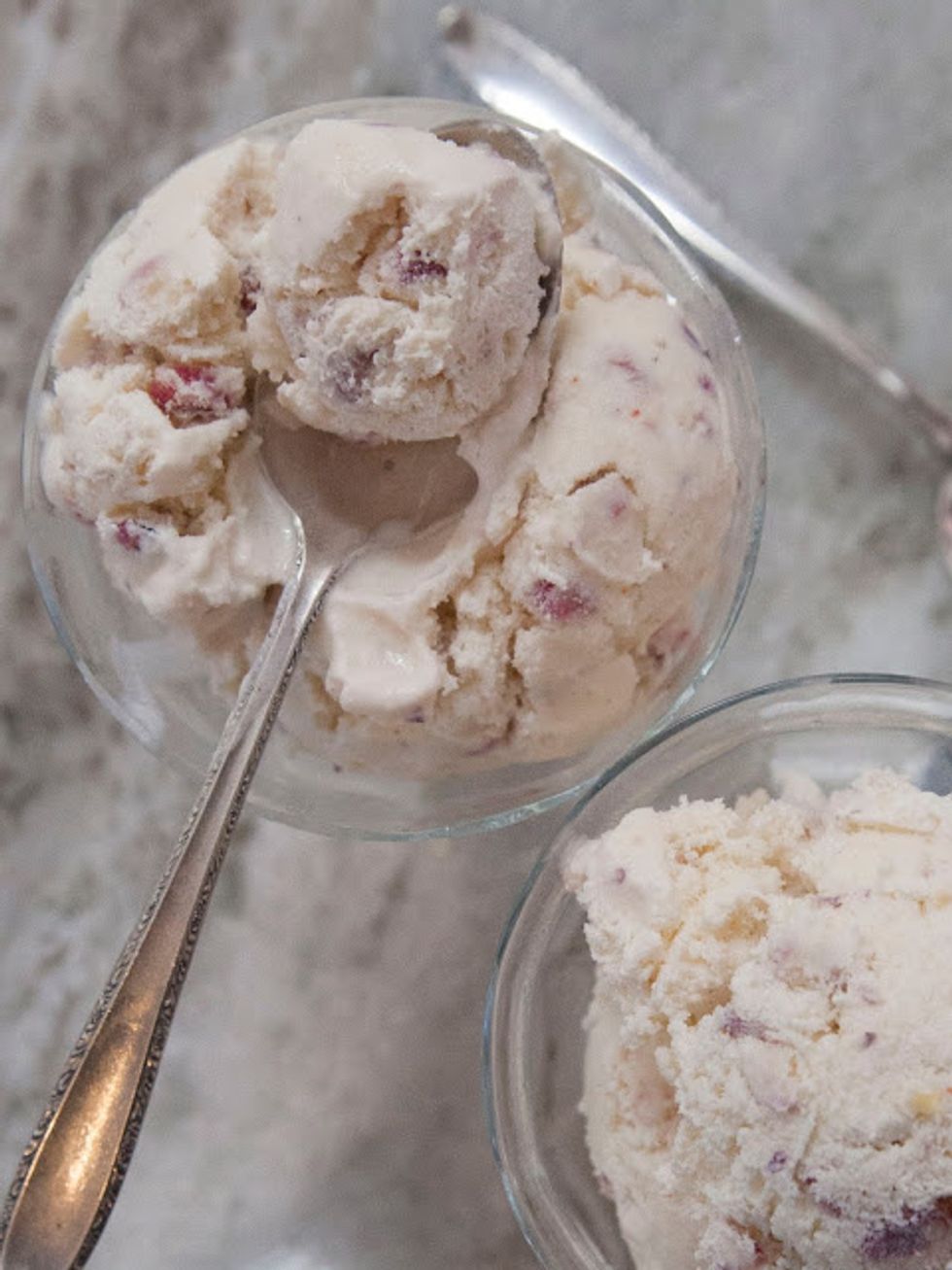 Sweet, with a touch of heat and the wonderful flavors of cardamom and cinnamon.