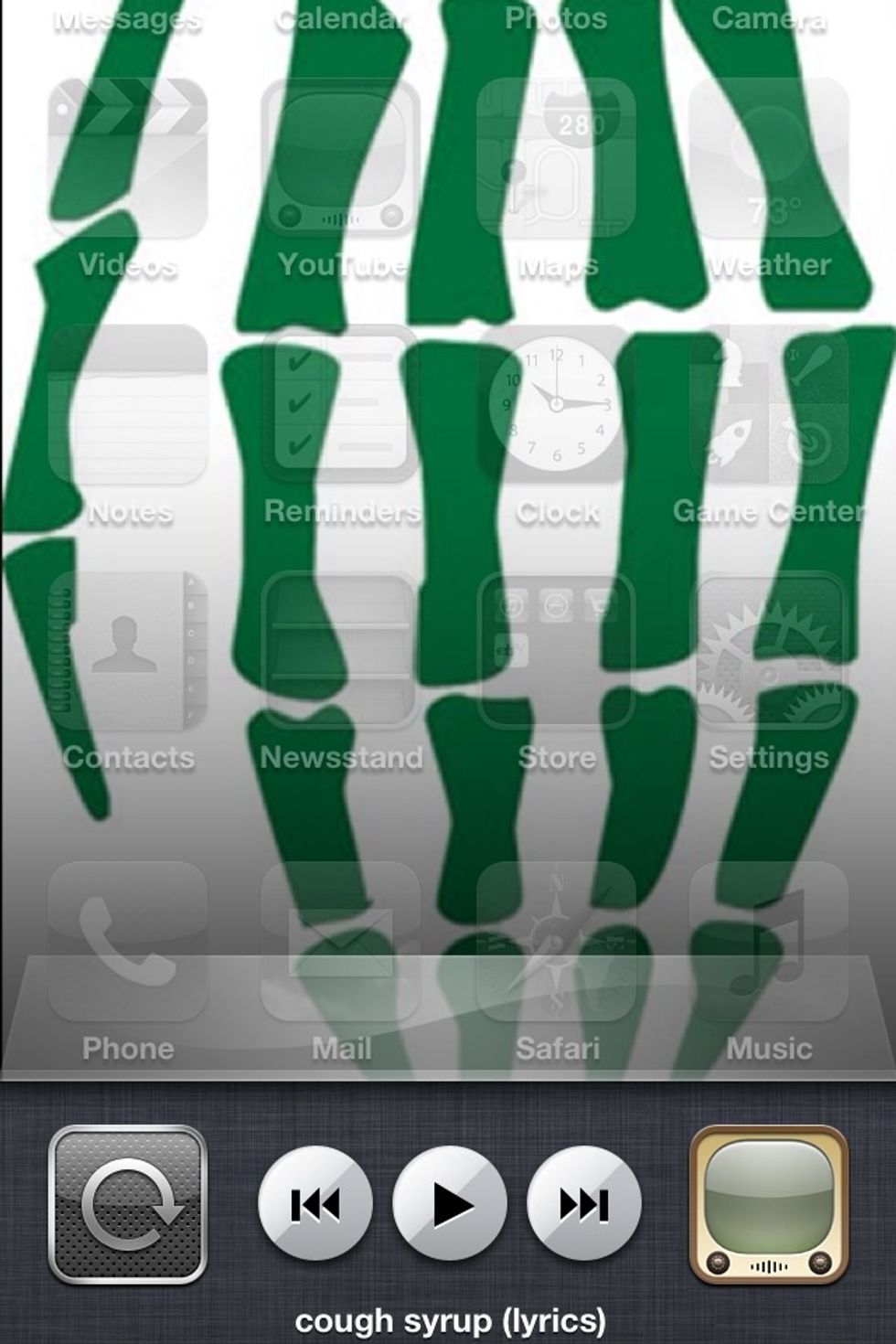 Swipe your finger to the right and you'll see the YouTube app and the Play/Pause button. Tap it and you can listen to your music and still use other apps.