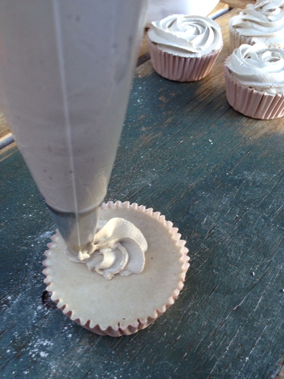 Swirl, baby, swirl! Pipe the "frosting" onto your bases in any design you like. I chose the classic swirl and the rose swirl, 'cause I'm undecided like that.