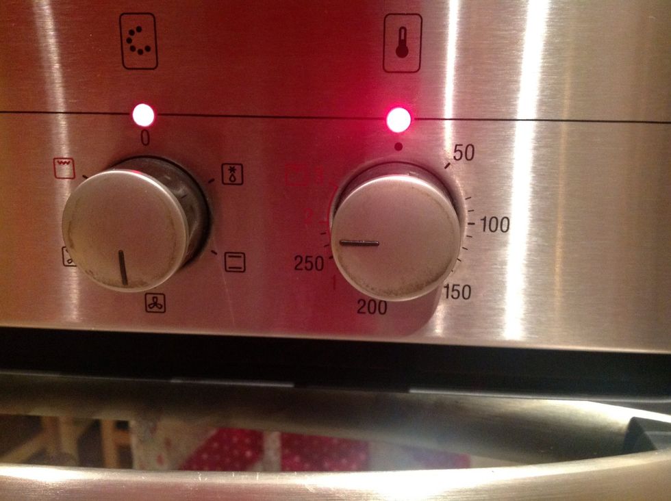 Switch oven on and turn up to the highest temperature. When this has been reached, put the fillet of beef in and IMMEDIATELY switch off the oven.