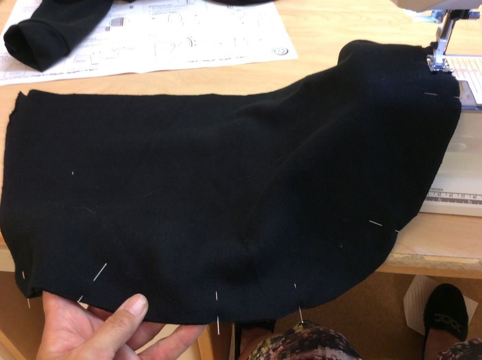 Sy ihop d\u00e4r du har n\u00e5lat med trik\u00e5s\u00f6m och 1 cm s\u00f6msm\u00e5n.