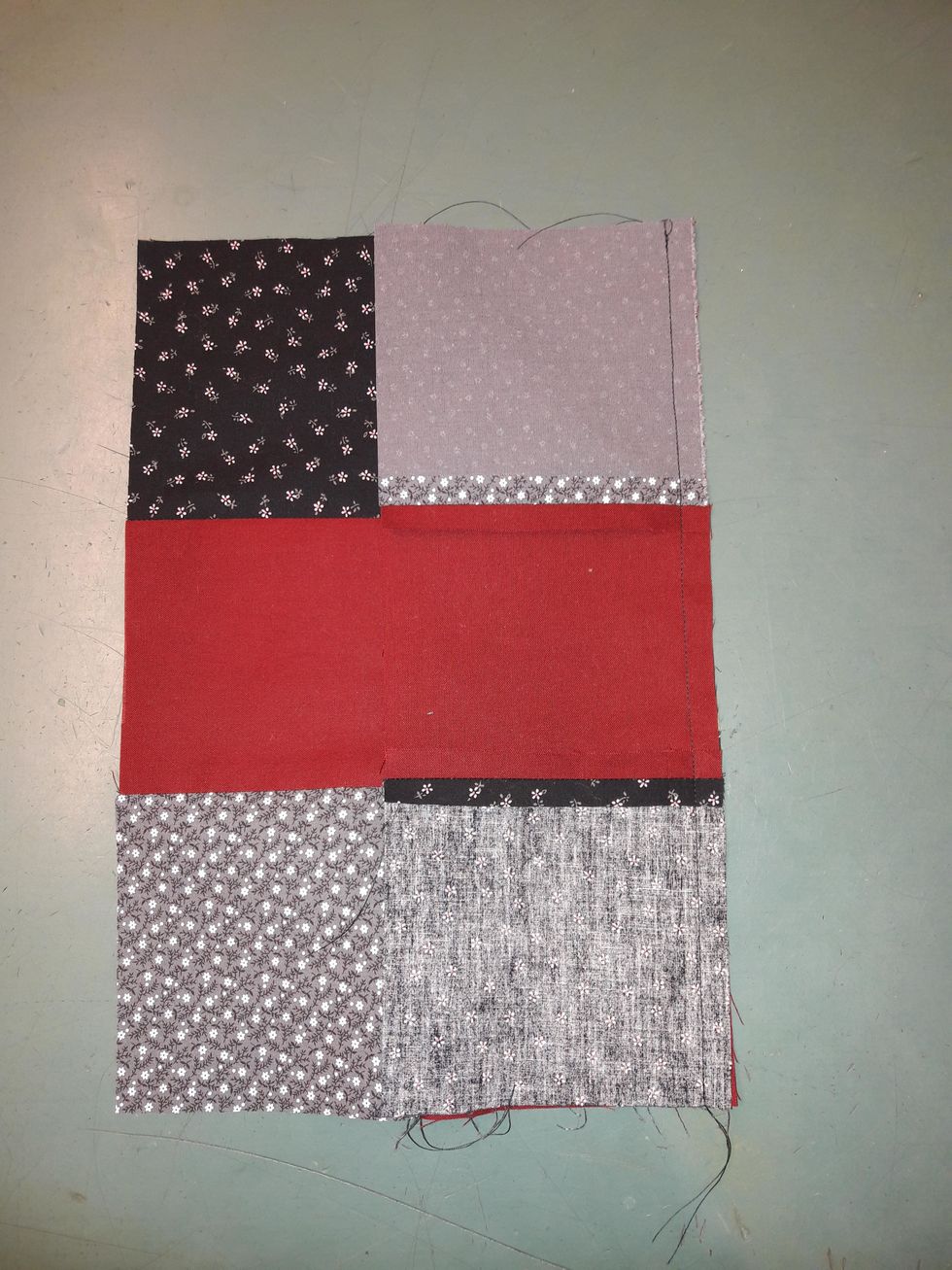 Sy raks\u00f6m med 1 cm s\u00f6msm\u00e5n hela v\u00e4gen uppifr\u00e5n och ner. Du kommer v\u00e4l ih\u00e5g att f\u00e4sta!? \ud83d\ude09