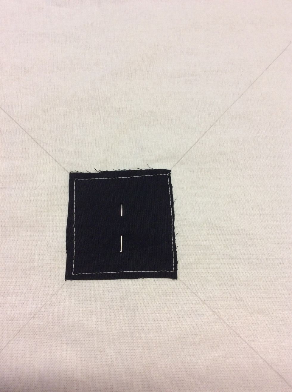 Sy runt om med raks\u00f6m, l\u00e5ngt ut p\u00e5 kanterna.