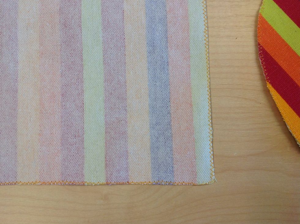 Sy \u00e4ven sicksack runt v\u00e4skdelen.