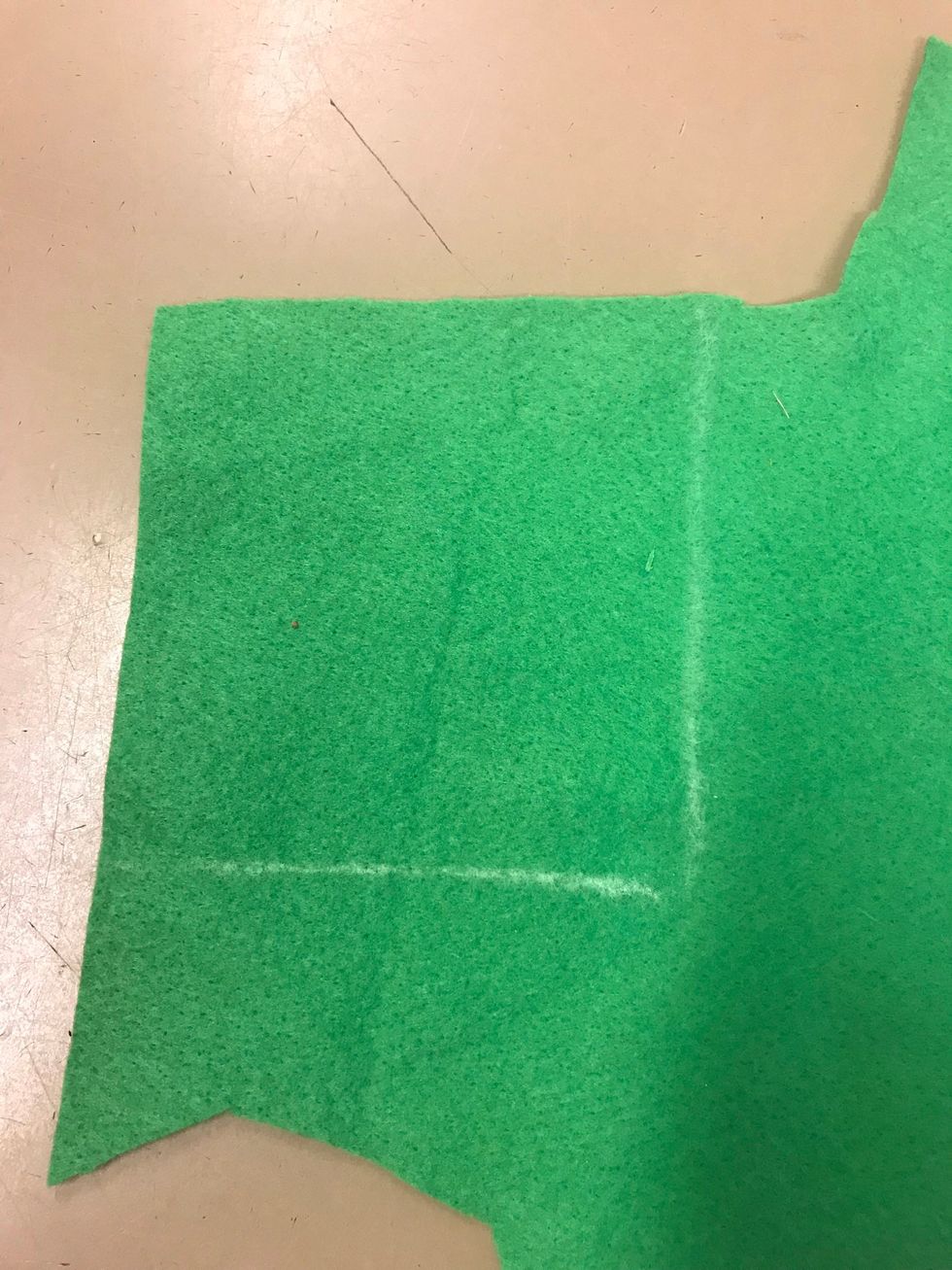 Ta bort mallen och klipp ut din kvadrat.
