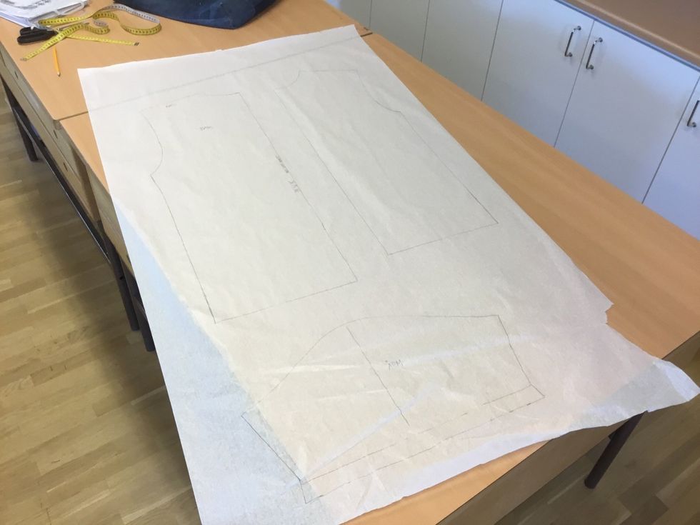 Ta bort n\u00e5larna, vik ihop m\u00f6nstret och l\u00e4gg tillbaka det i p\u00e5sen.