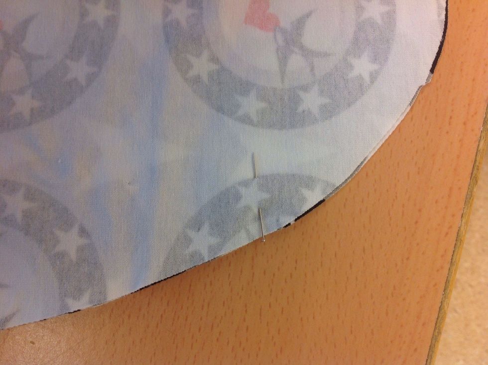 Ta bort pappersm\u00f6nstret och tv\u00e4rn\u00e5la ihop.