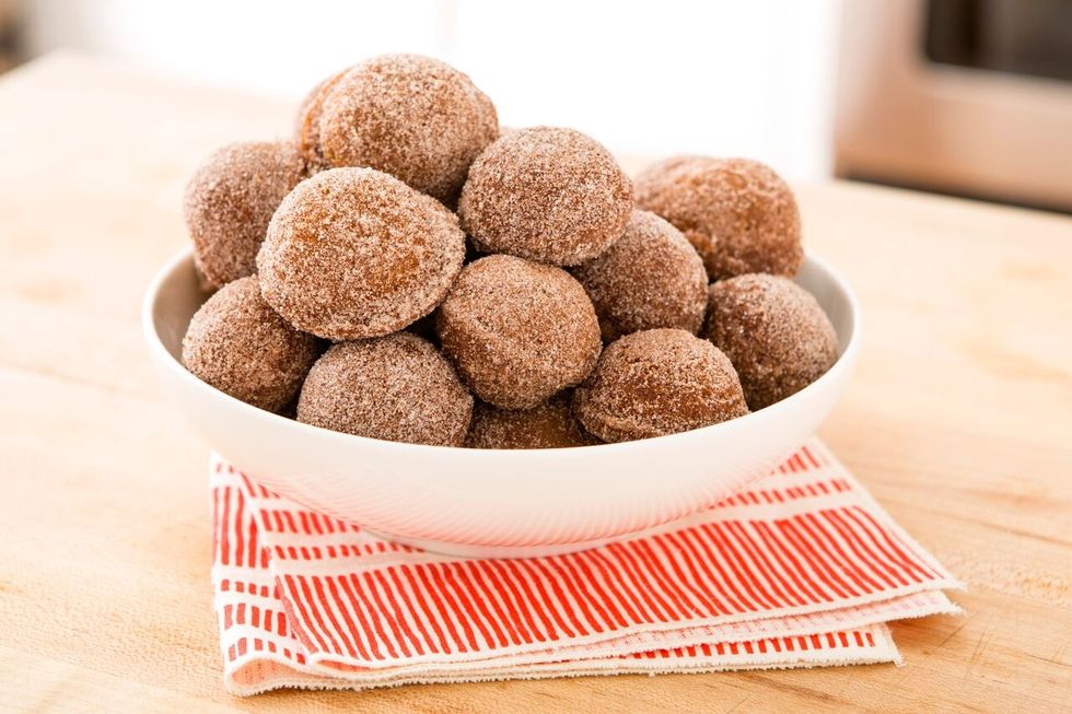 Ta da! A bowl of delicious and festive apple cider donut holes!