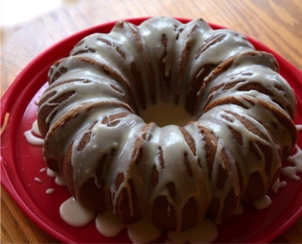 Ta da!! Delicious cinnamon rum bundt cake!! Mmm mmm good! :)