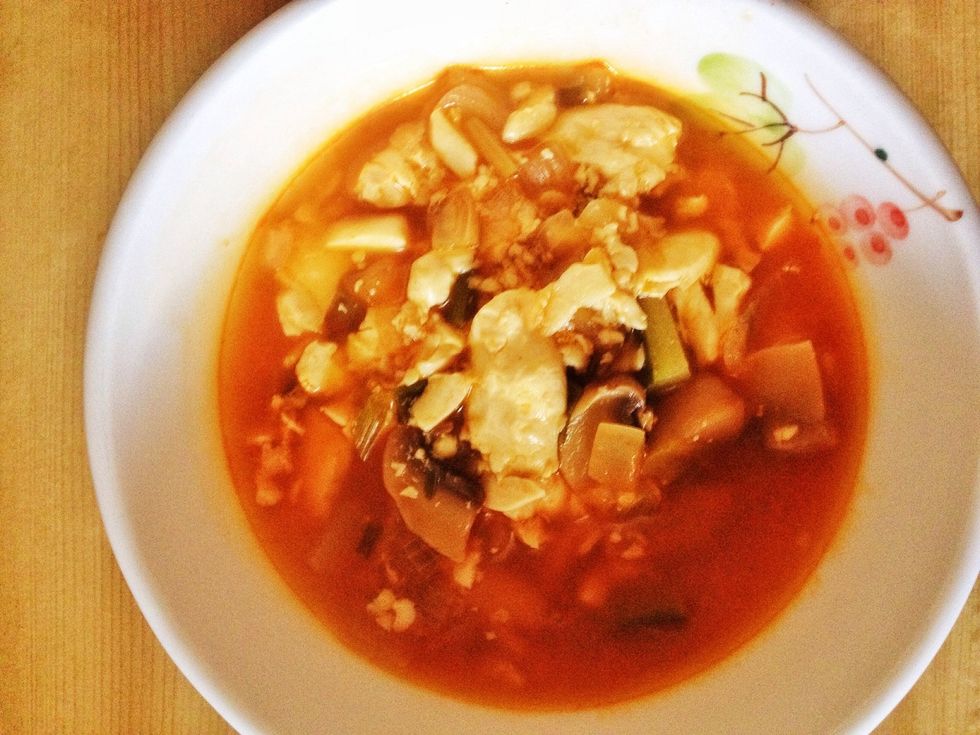 Ta-da! This spicy and hearty dish is all done. That was really quick and easy. Wasn't it? ;)