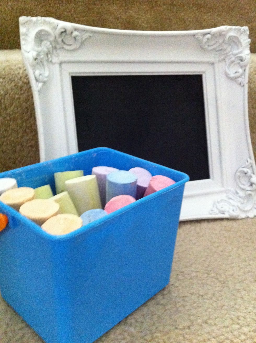 Ta-da!!!!!!! Yay now you have a super kool chalkboard that you can hang anywhere:)