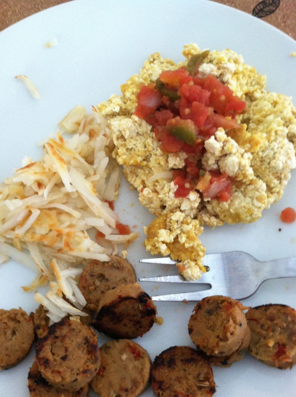 Ta-da! You can serve it with salsa or hot sauce and a side of field roast meatless "sausages"