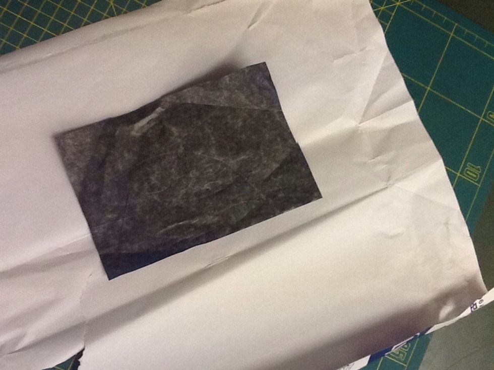 ta fram ett karbonpapper och ett omslagspapper till kopieringspapper. Omslagspappret fungerar bra som schablonpapper.