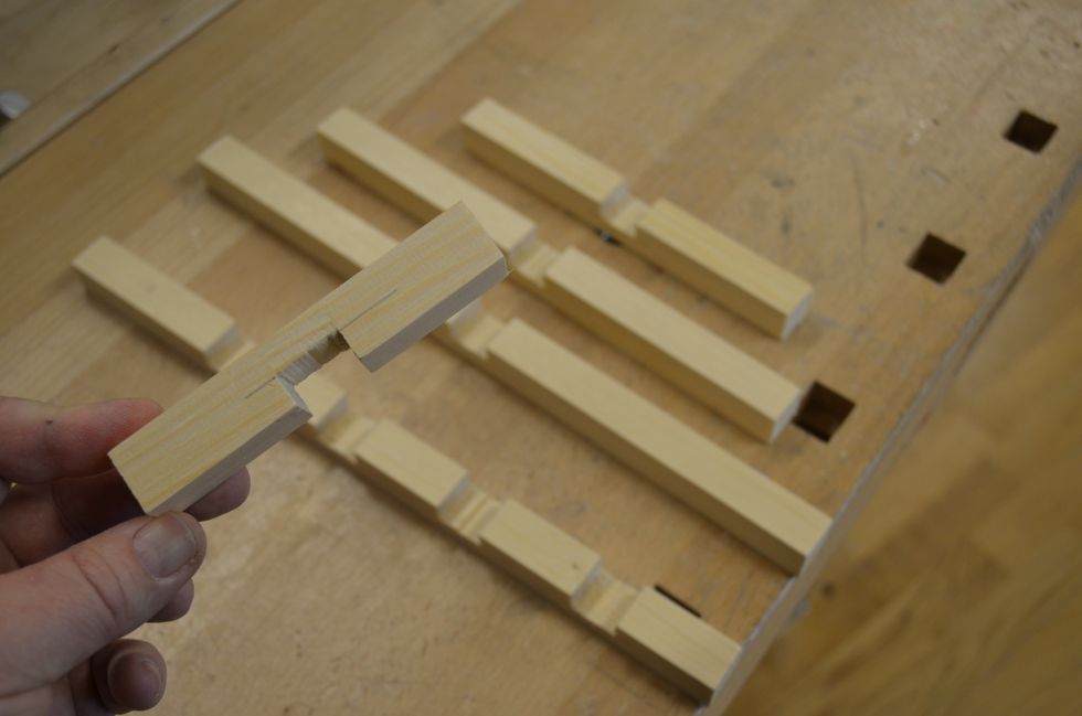 Ta inte bort mer tr\u00e4 \u00e4n till linjen.