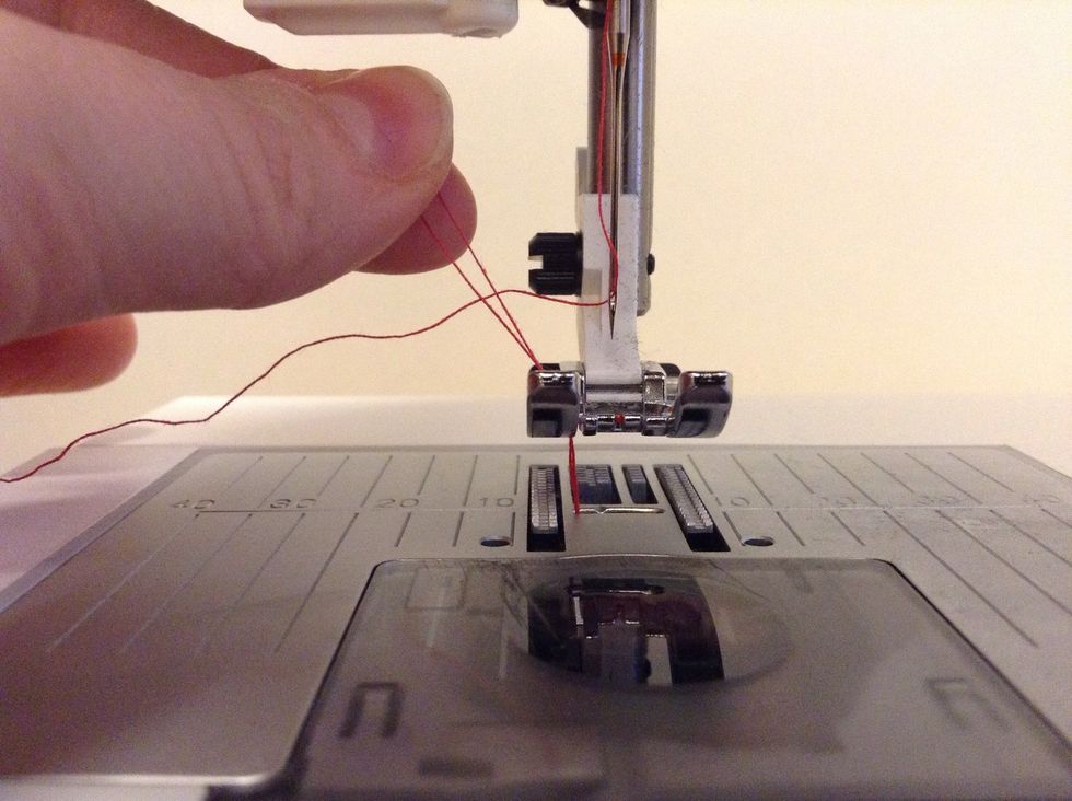 Ta tag i \u00f6glan och dra upp undertr\u00e5den.