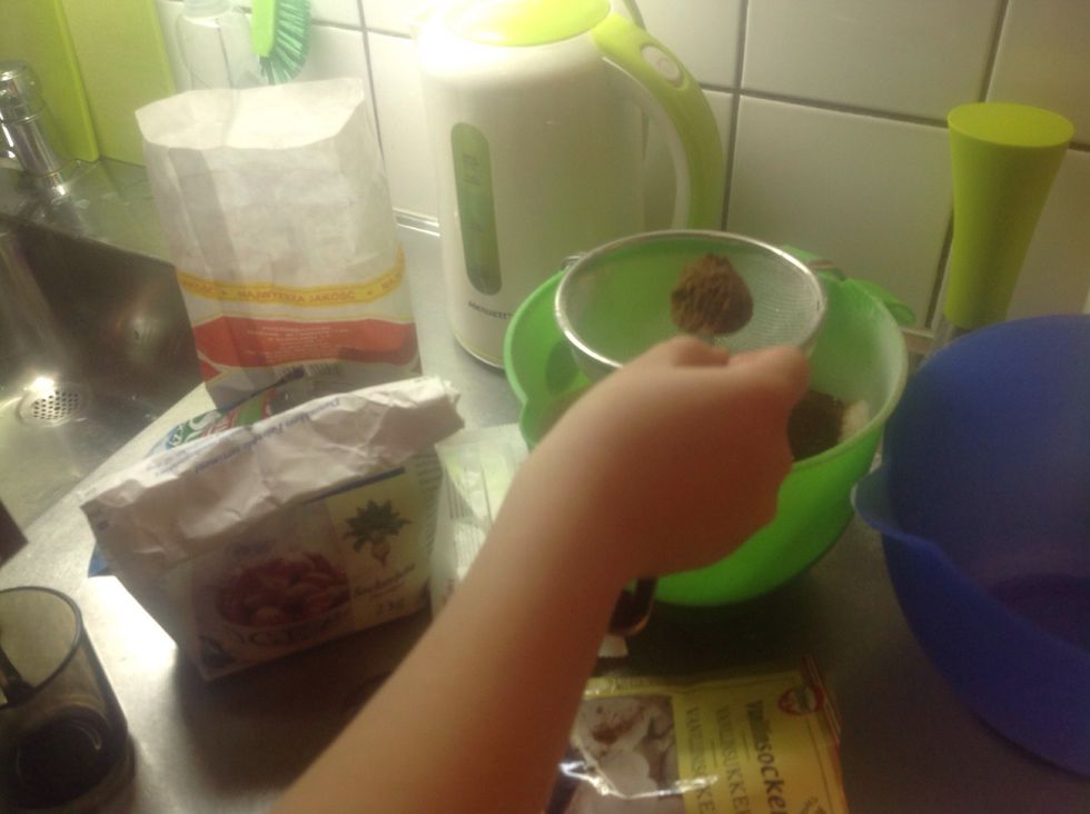 Ta tv\u00e5 skedar med kakao