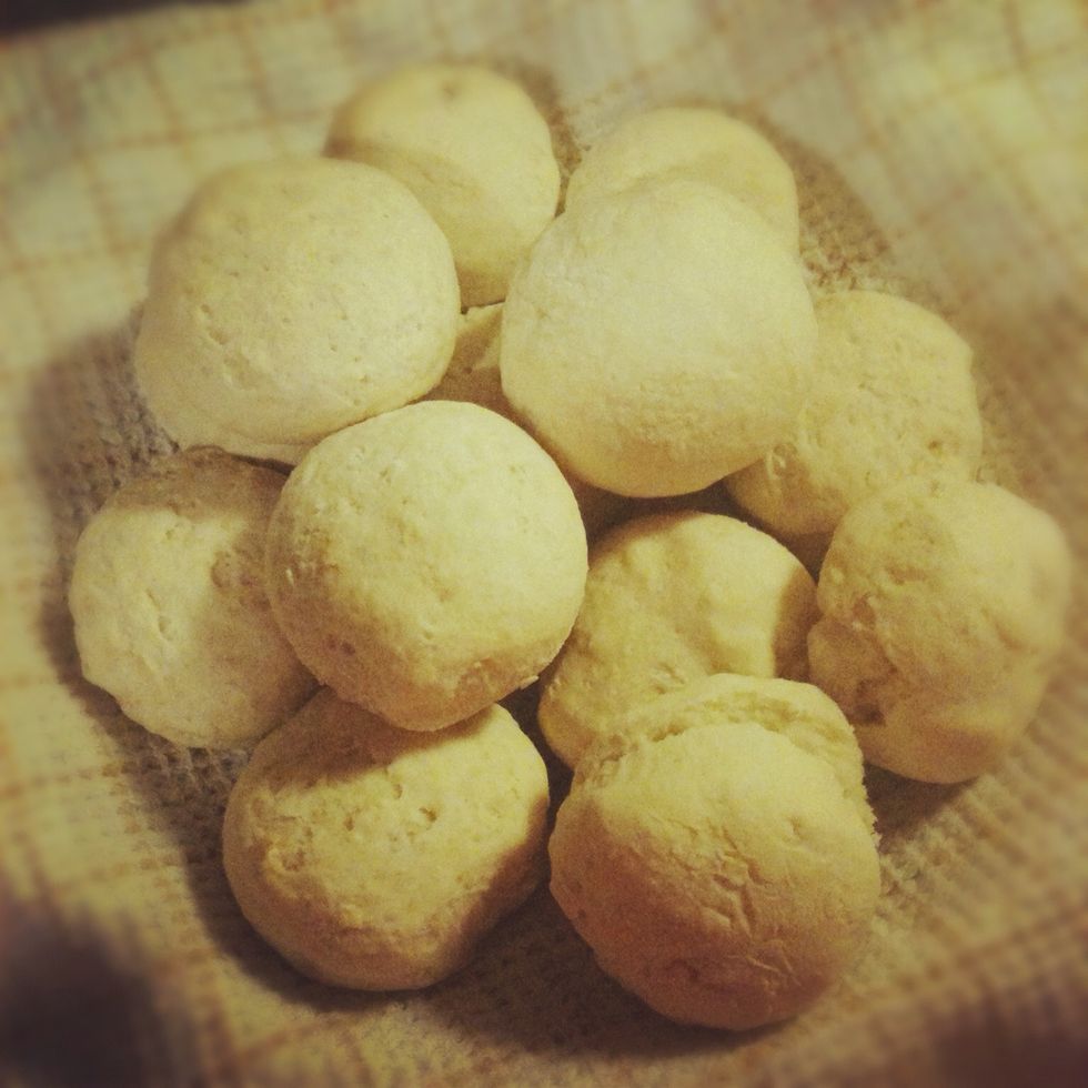 Taaaaaa Daaaaa! My Mom will say they should be placed in a towel within a wicker basket and covered to stay warm during your fabulous meal.