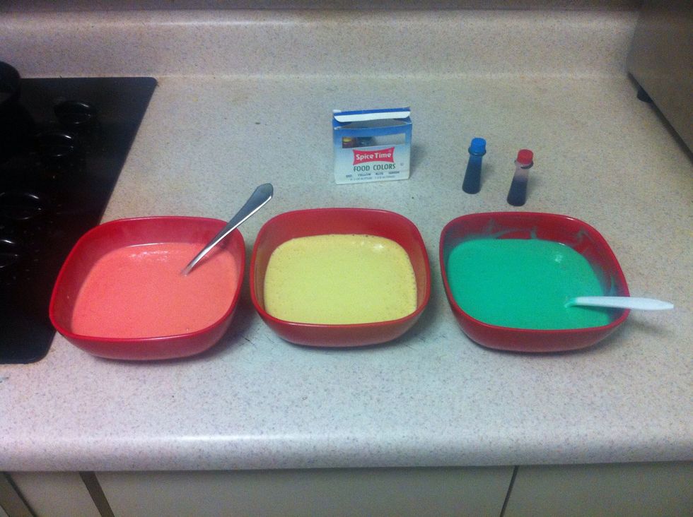 Tada! Now they're colorful. I only wanted three colors , but if you like you can make more colors  for fun :)