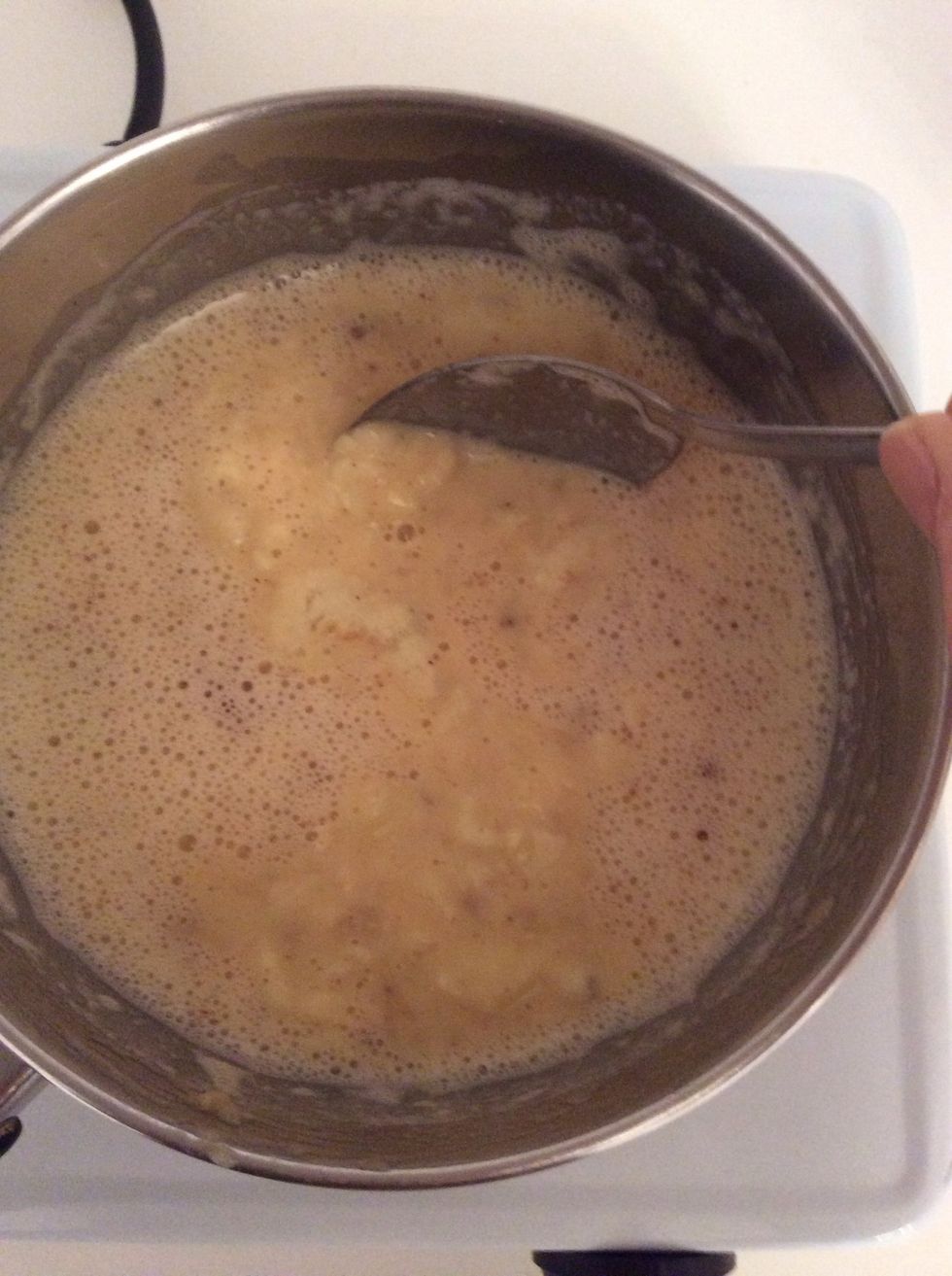 Tada! Okay so maybe it doesn't look so good.. But you are doing it right! The eggs will slowly start to scramble and you just keep scraping it of the bottom.