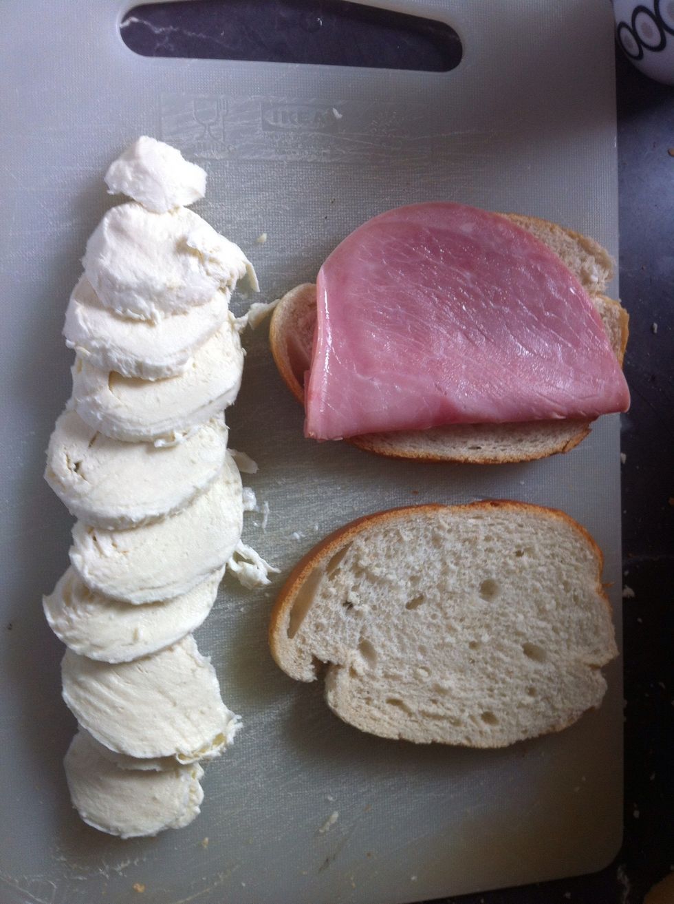 Take 2 slices of bloomer and add slice of ham to bottom slice