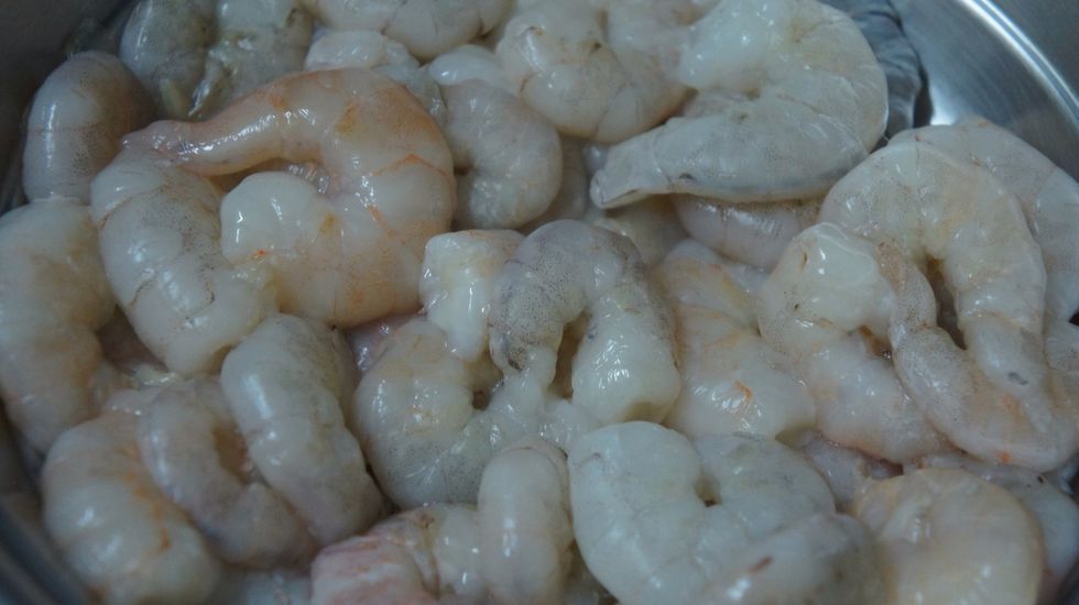 Take 500 gms of prawns