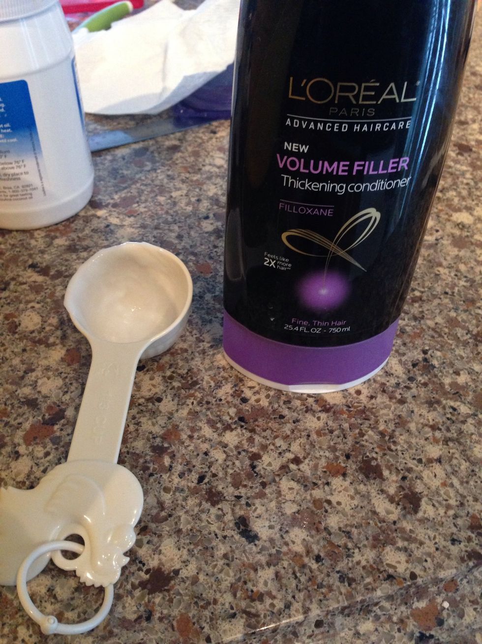 Take a 1/3 of conditioner. NOTE: I didn't make very much in this guide, you could use bigger measurements if you wanted a bigger quantity.