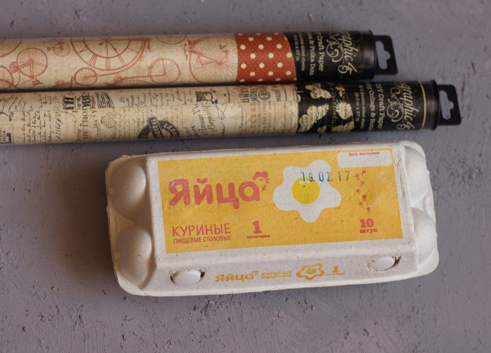 Take a box from eggs and DIY Craft Paper-Curiosity Collage & Butterflies Graphic 45