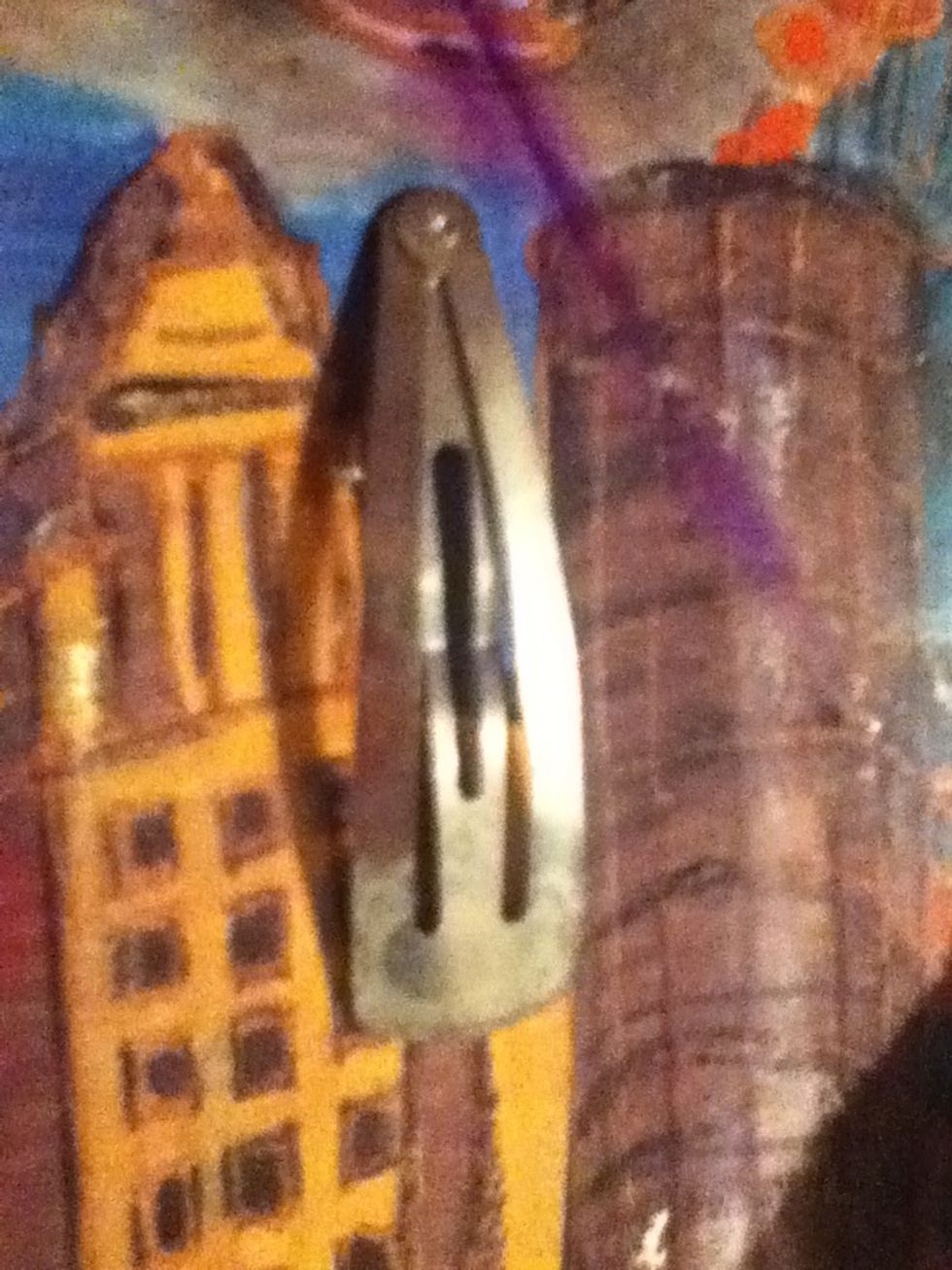 Take a hair clip