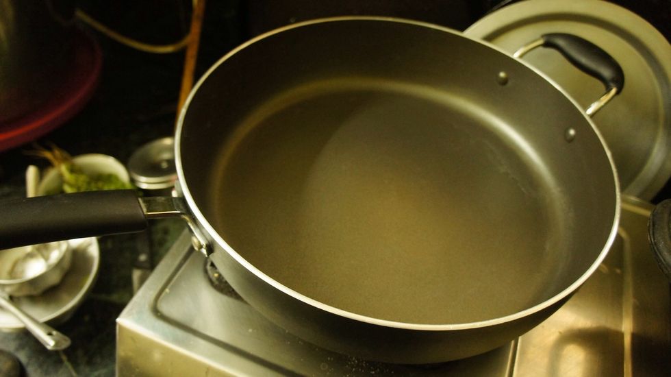 Take a non-stick frying pan and heat it
