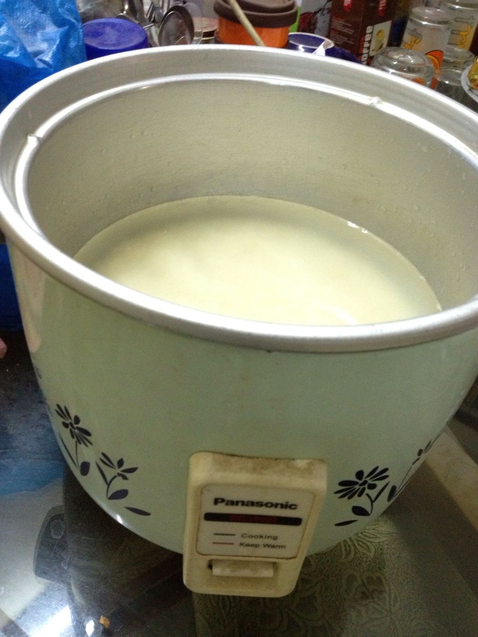 Take a rice cooker...