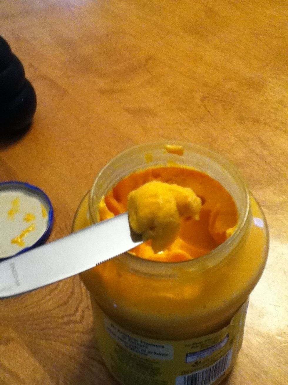 Take a small amount of your product on the knife. Don't take too much, this will prevent hurling...