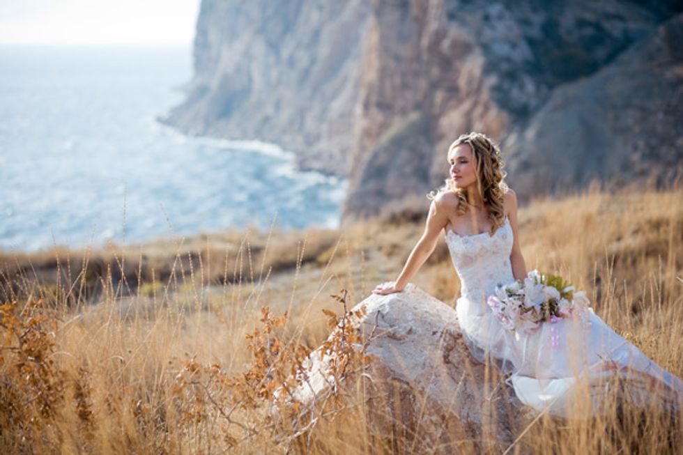 Take Care Of The Exposure: In weddings we see brides wearing a white gown. Make sure that in all her photos the color of her gown stays white and not dull grey. So, take care of that?