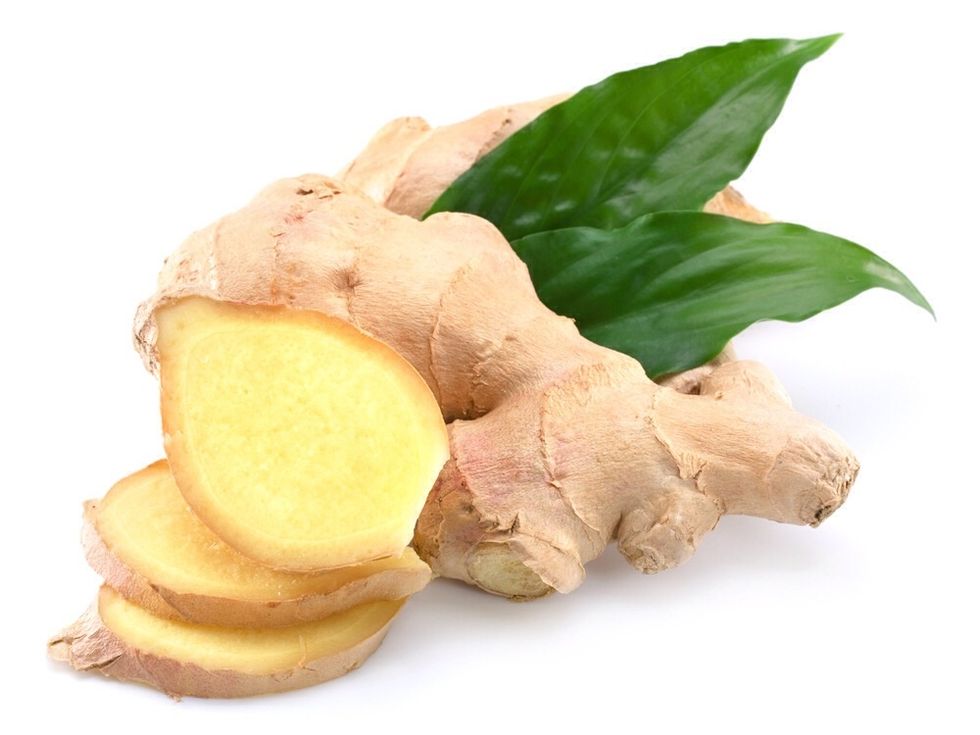 take ginger, peel, and cut horizontally exposing its cross sections like this pic.. sorry I forgot to take picture here so I took this from google. Cut horizontally other it wont blend properly