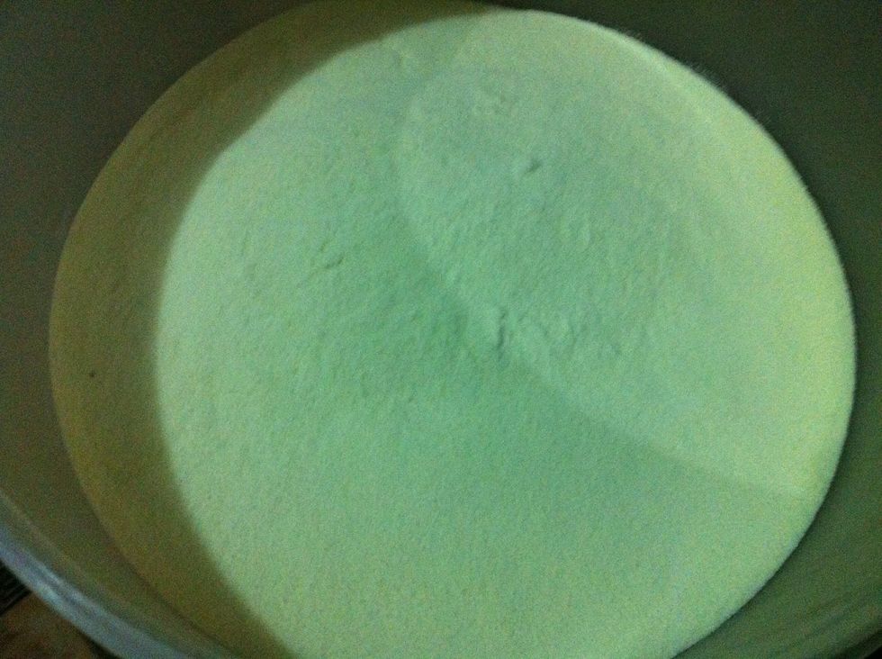 take good quality powdered milk. I'm using nido fortified. If your milk is not of good quality then forget about making gulab jaman