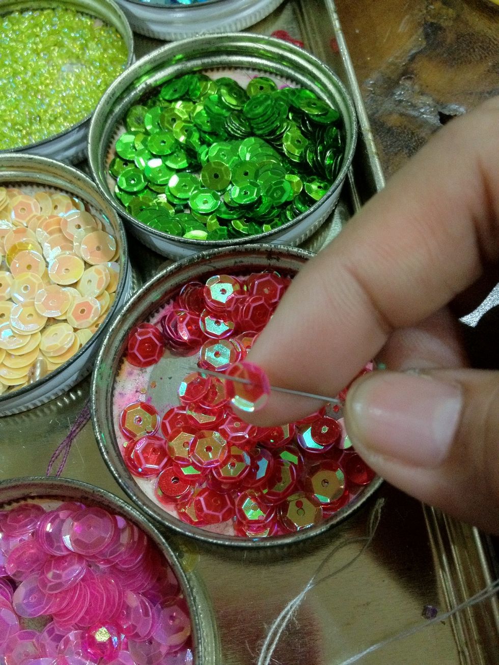 Take kne sequin.