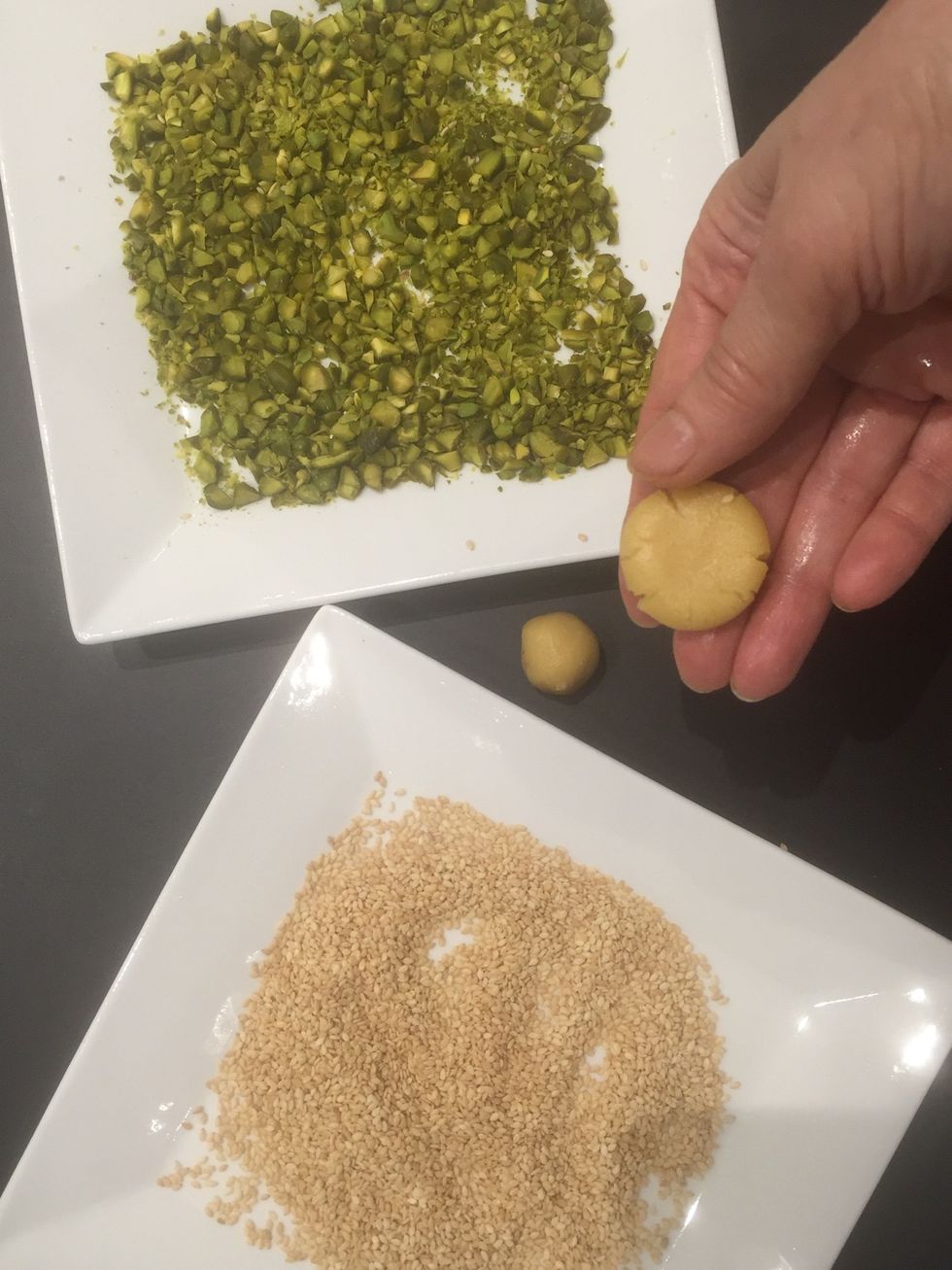 Take one disc. Either you make a ball & flatten it a bit in your Palm, OR use the disc as it is