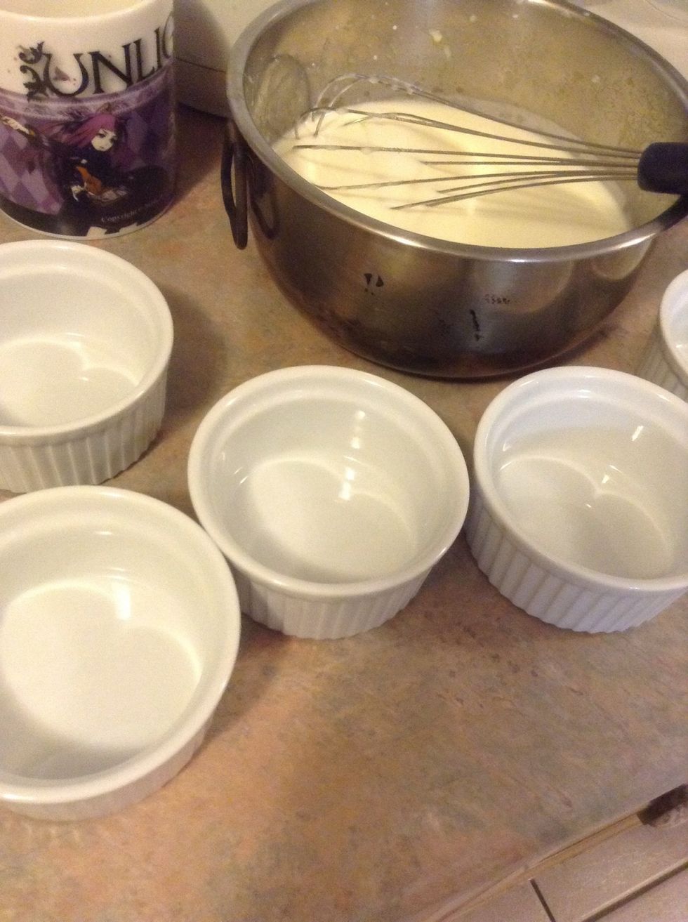 Take out your containers for the Cr\u00e8me Br\u00fbl\u00e9es. The ones like mine are recommend :)